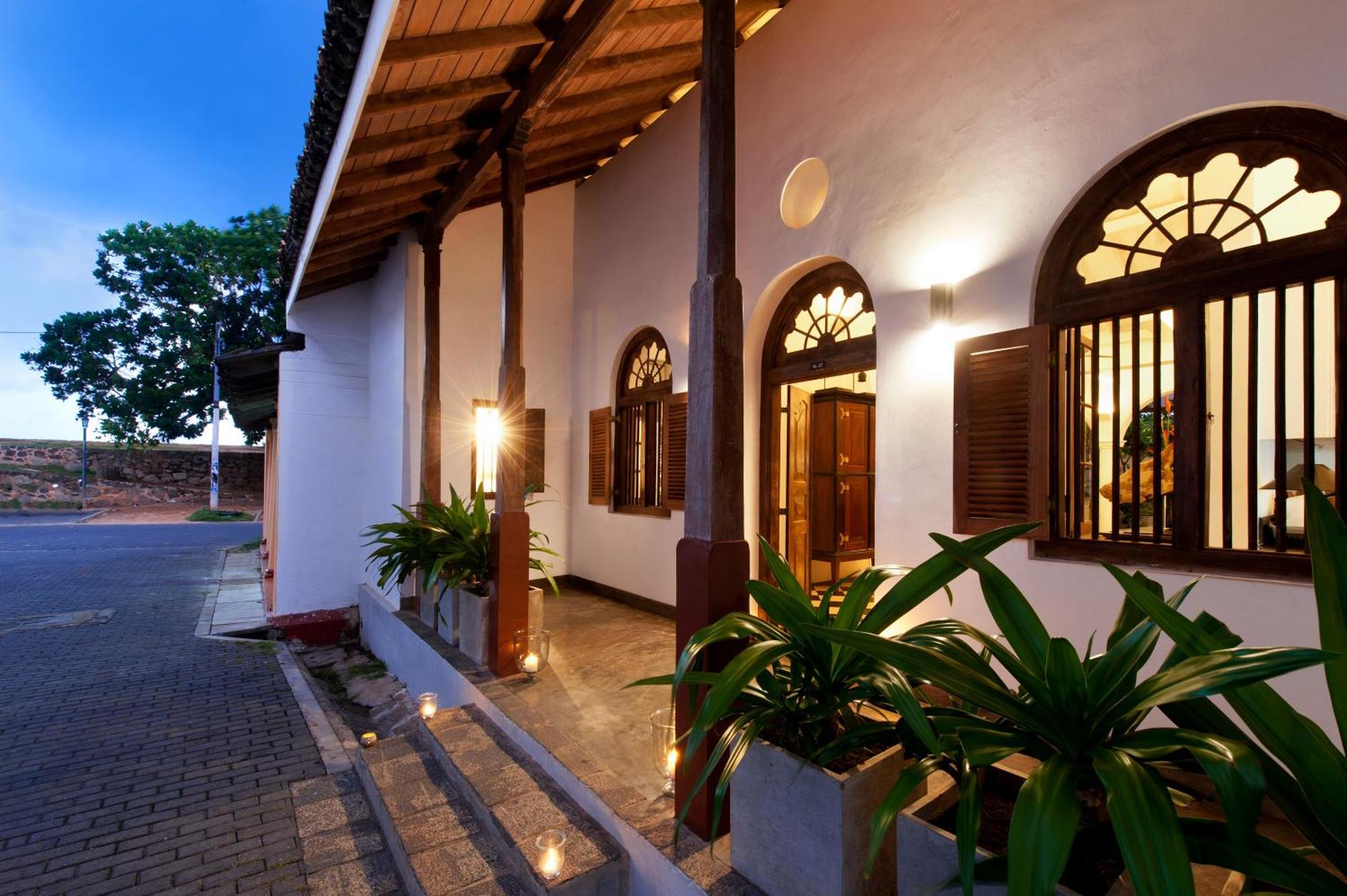 A 03 Bedroom Villa In Galle Fort With Roof Terrace & Pool Buitenkant foto