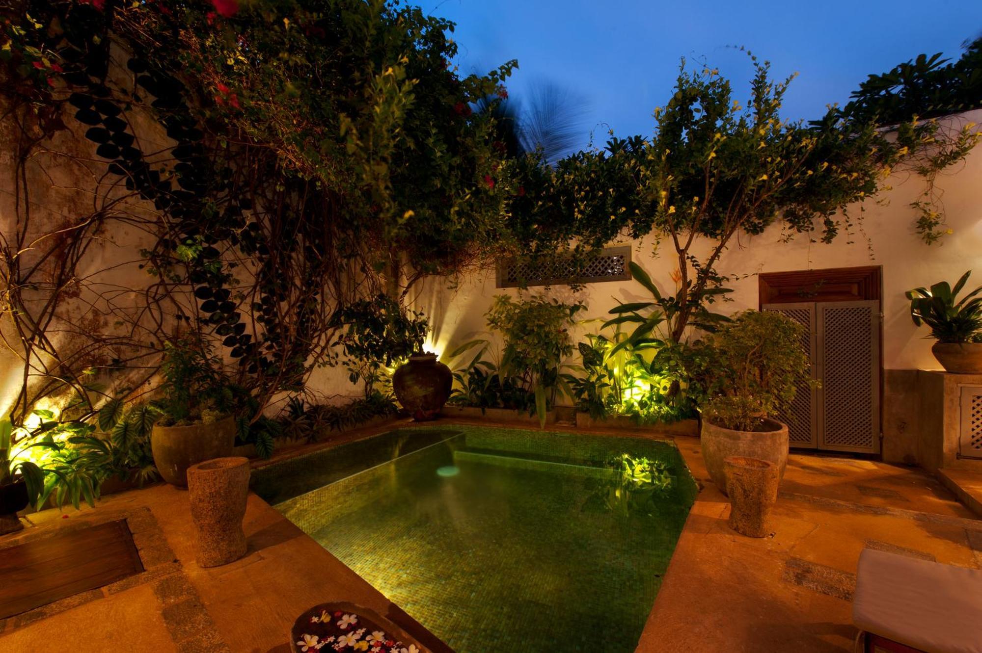 A 03 Bedroom Villa In Galle Fort With Roof Terrace & Pool Buitenkant foto