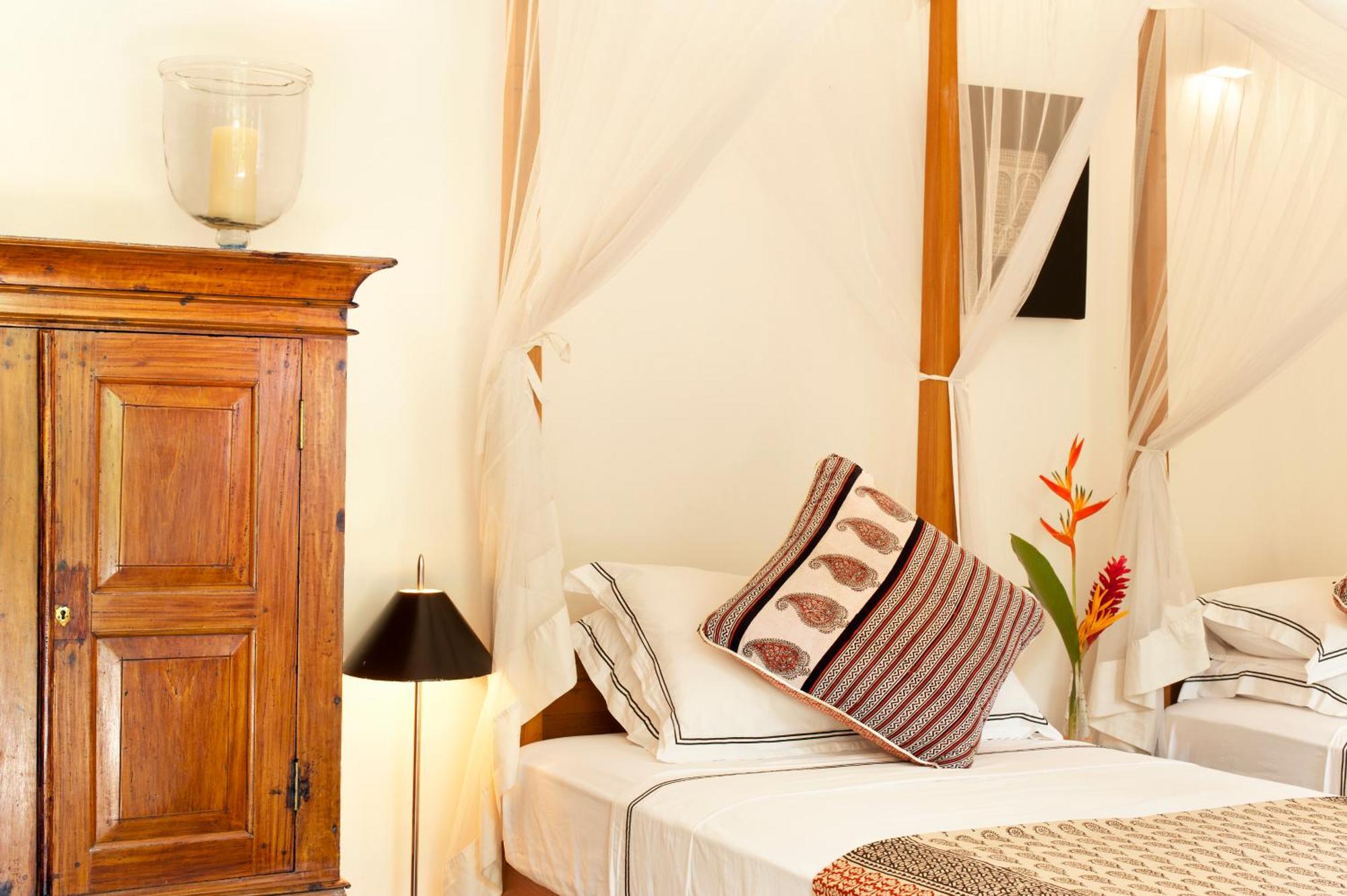 A 03 Bedroom Villa In Galle Fort With Roof Terrace & Pool Buitenkant foto