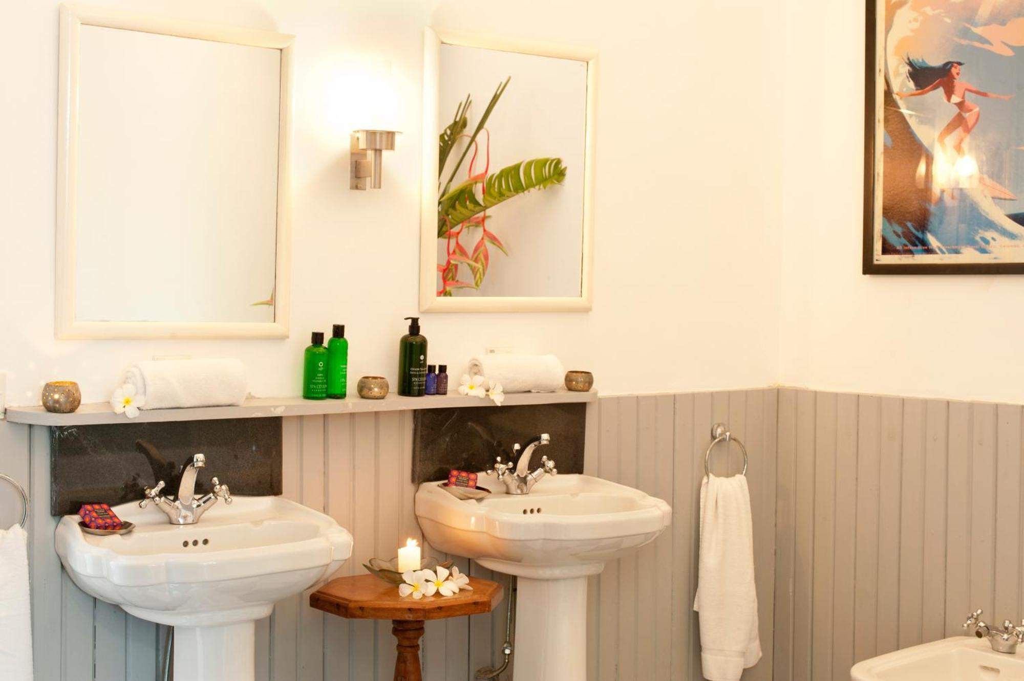 A 03 Bedroom Villa In Galle Fort With Roof Terrace & Pool Buitenkant foto
