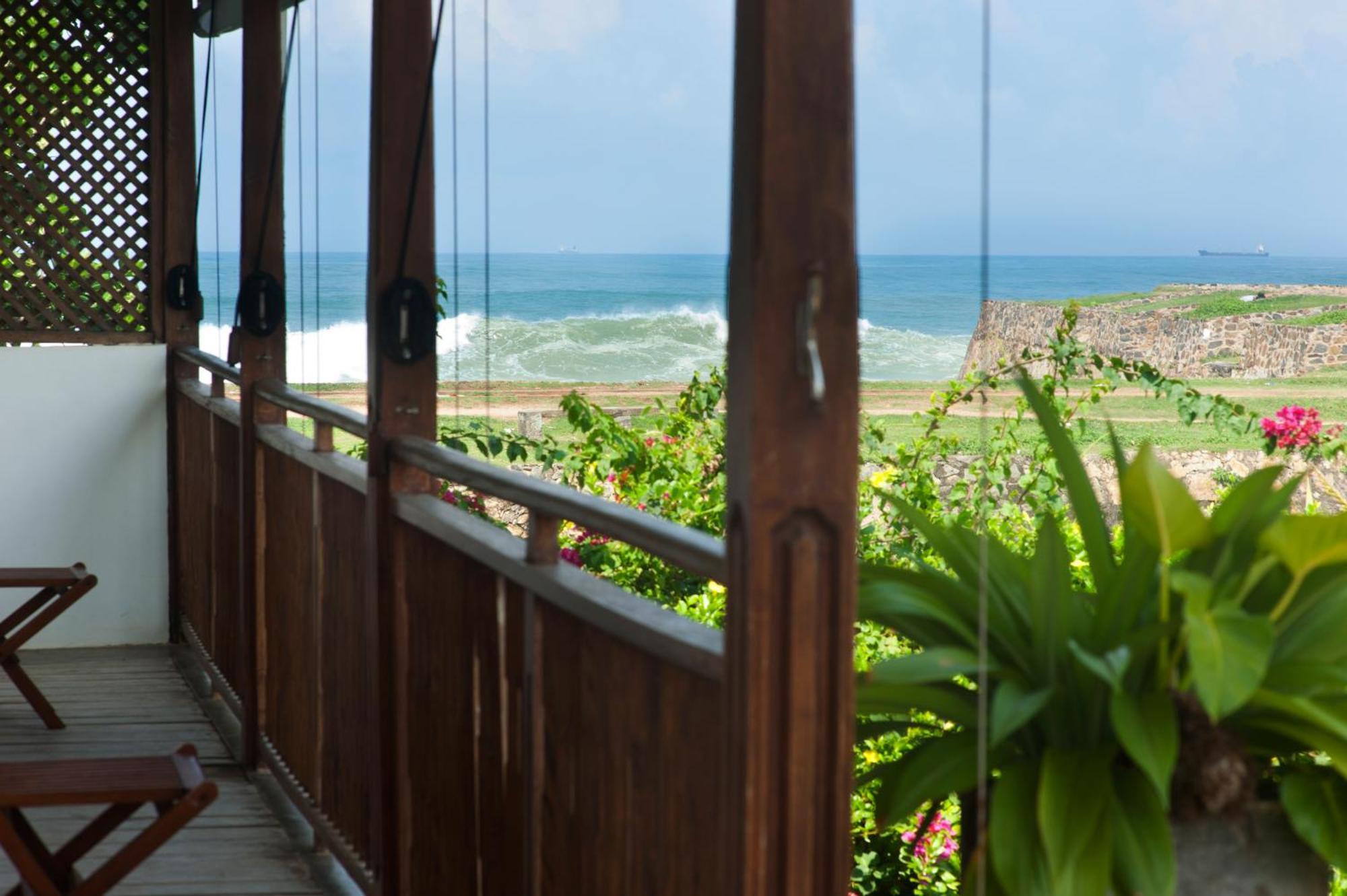 A 03 Bedroom Villa In Galle Fort With Roof Terrace & Pool Buitenkant foto